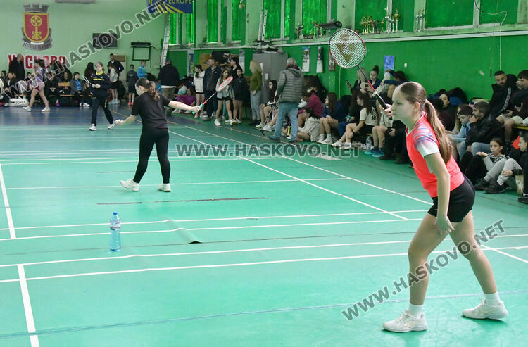 118 бадминтонисти участват на Държавния шампионат в Хасково 