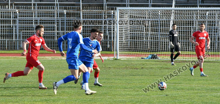 ОФК &bdquo;Хасково&ldquo; с обрат срещу &bdquo;Спартак&ldquo;. Юлий Шекеров герой в последните минути