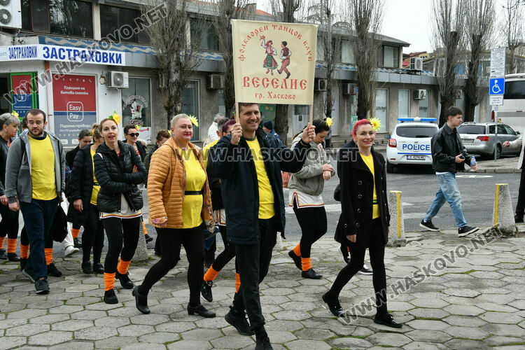 Рекордните над 1200 танцьори се включиха във фестивала &bdquo;Хайдушка софра&ldquo; в Хасково