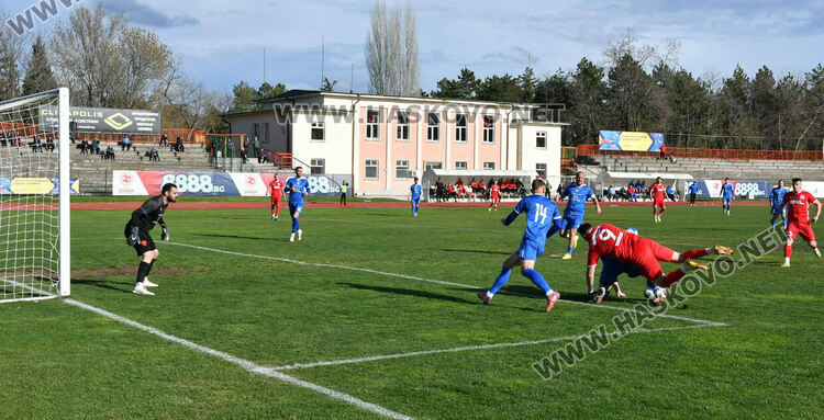 ОФК &bdquo;Хасково&ldquo; с обрат срещу &bdquo;Спартак&ldquo;. Юлий Шекеров герой в последните минути