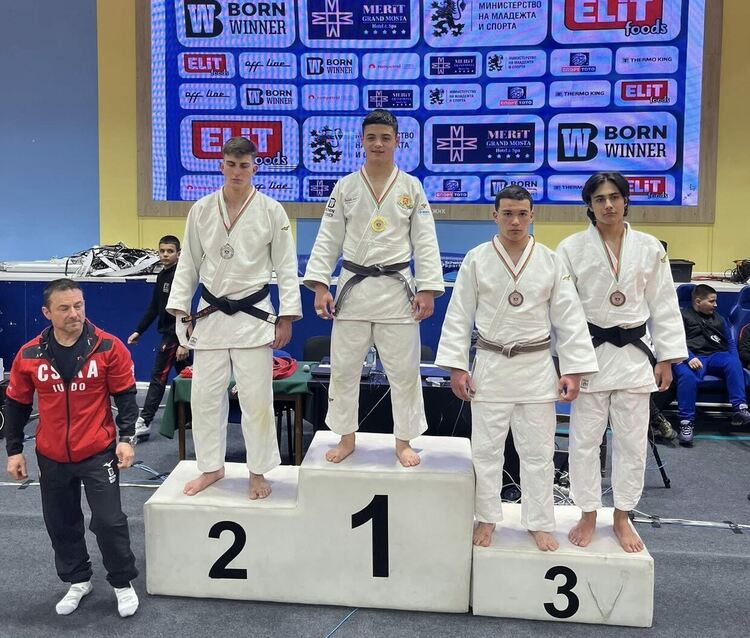 Владимир Тодоров с републиканска титла, Димитър Димитров с бронз 