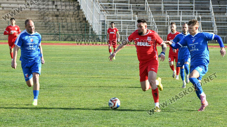 ОФК &bdquo;Хасково&ldquo; с обрат срещу &bdquo;Спартак&ldquo;. Юлий Шекеров герой в последните минути