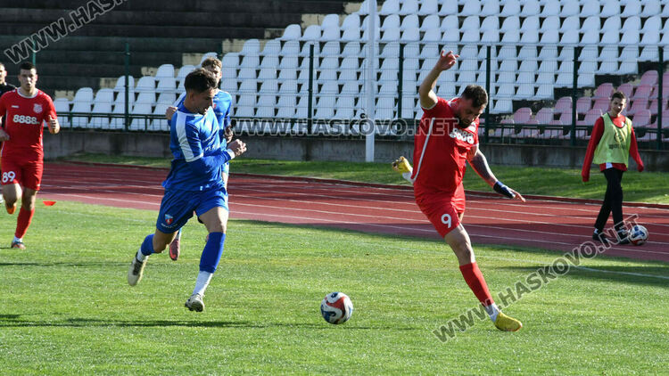 ОФК &bdquo;Хасково&ldquo; с обрат срещу &bdquo;Спартак&ldquo;. Юлий Шекеров герой в последните минути