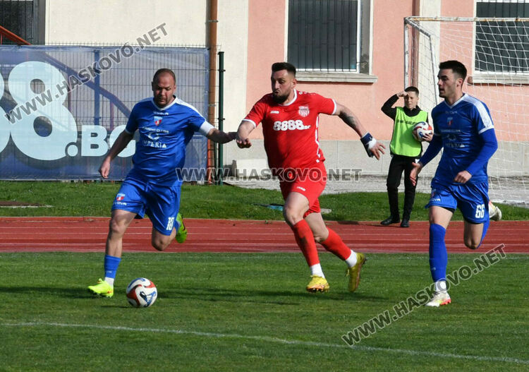 ОФК &bdquo;Хасково&ldquo; с обрат срещу &bdquo;Спартак&ldquo;. Юлий Шекеров герой в последните минути