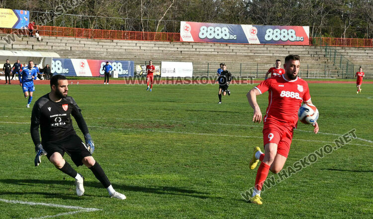 ОФК &bdquo;Хасково&ldquo; с обрат срещу &bdquo;Спартак&ldquo;. Юлий Шекеров герой в последните минути