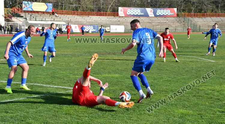 ОФК &bdquo;Хасково&ldquo; с обрат срещу &bdquo;Спартак&ldquo;. Юлий Шекеров герой в последните минути