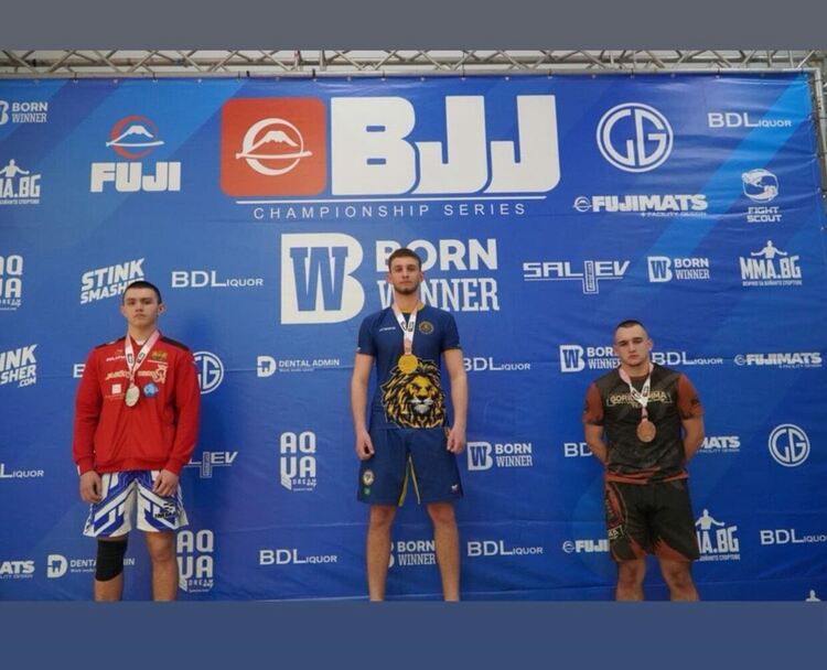 Състезателите на Z Team Jiu Jitsu със силно представяне на международен турнир 