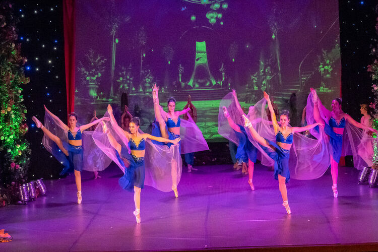 Готови ли сте за приказка, родена отново?