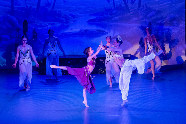 Готови ли сте за приказка, родена отново?