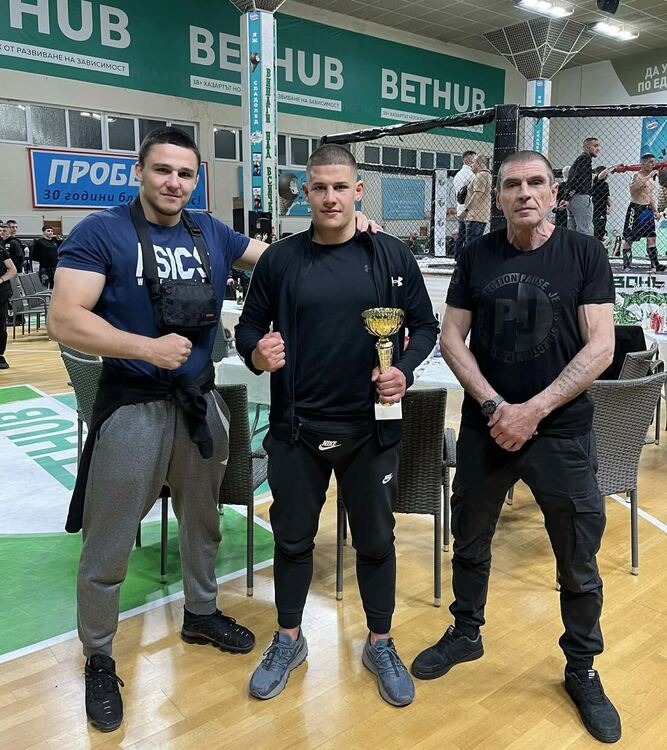 Петър Костадинов с победа над грък на Гала вечер по бойни изкуства