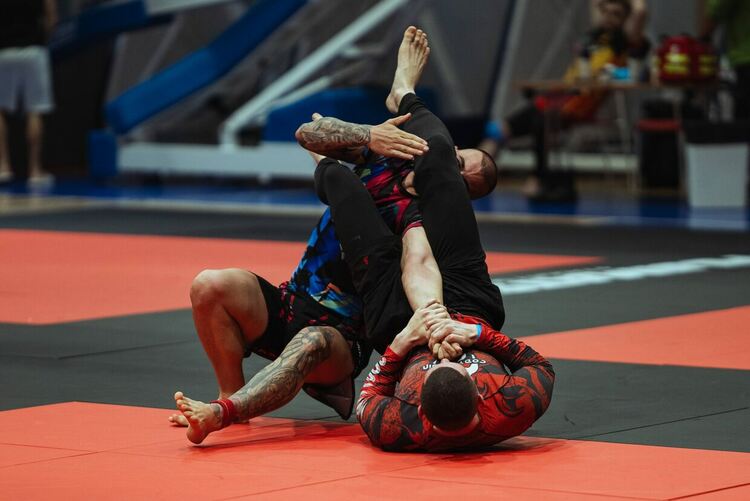 Димитровградчани с две титли и три сребърни медала на състезание по бразилско джу джицу