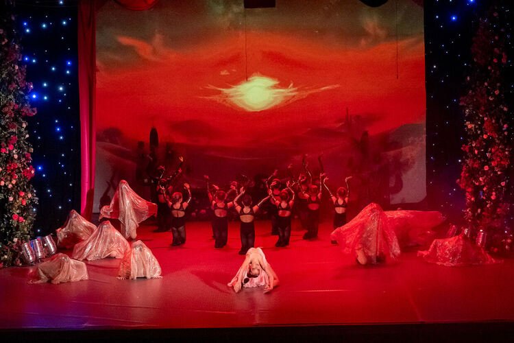 Готови ли сте за приказка, родена отново?