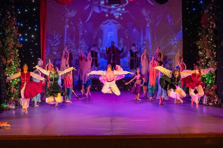 Готови ли сте за приказка, родена отново?