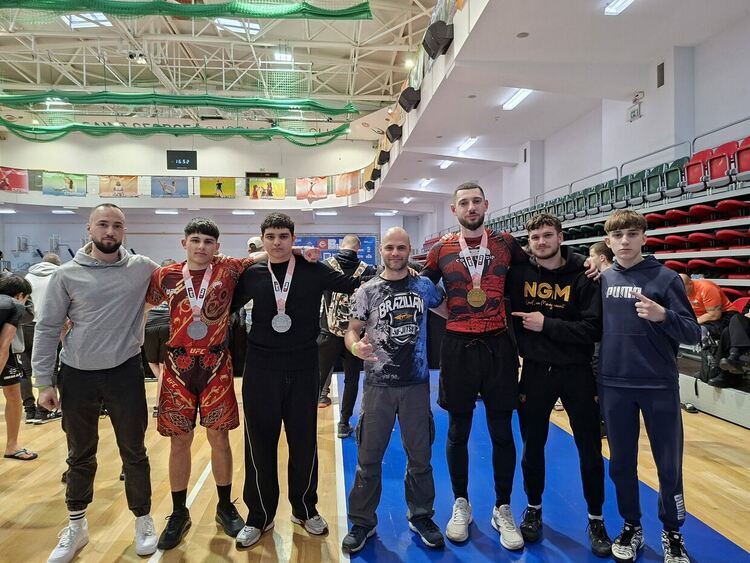 Димитровградчани с две титли и три сребърни медала на състезание по бразилско джу джицу