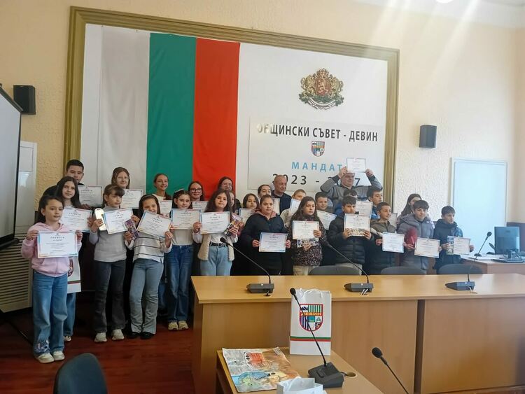 Отличиха победителите в общинския етап на конкурса &bdquo;С очите си видях бедата&ldquo; в Девин