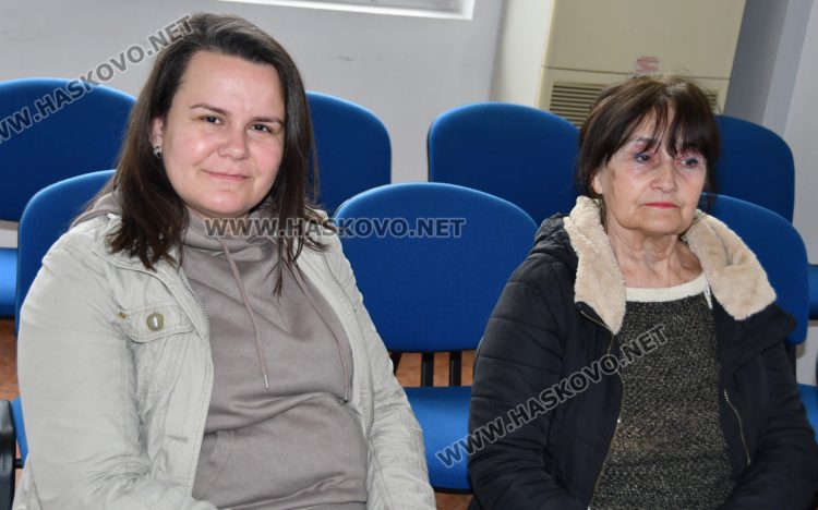 Зоодоброволци от Хасково алармираха за уж кастрирани кучета, които са родили 