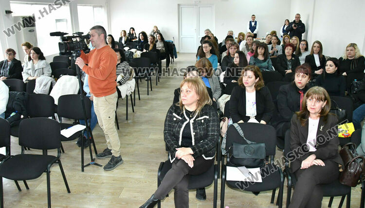 350 деца са обхванати от съвместната работа на институциите в борбата с преждевременното отпадане от училищата