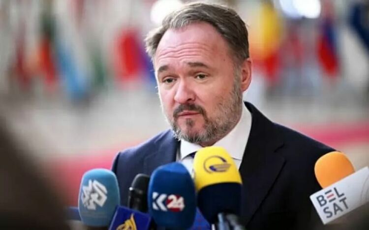 Еврокомисарят по енергетиката Дан Йоргенсен призова правителствата за доброволни мерки за намаляване на търсенето на горива, със специален фокус върху транспорта.