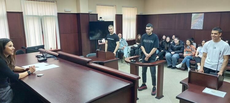 Младежи от Хасково бяха част от лекция за отговорността на държавата