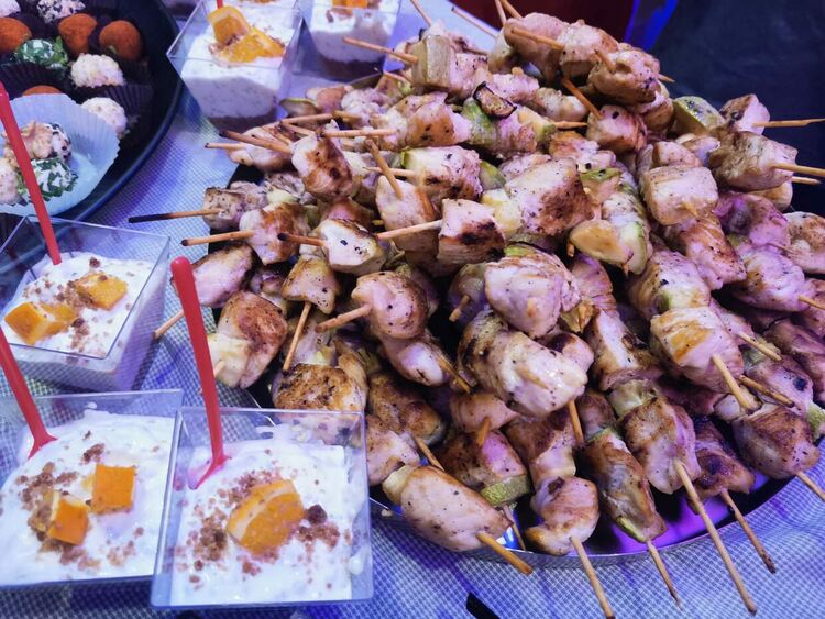 Ученици от ПГТ &bdquo;Александър Паскалев&ldquo; сътвориха арт кулинарно преживяване