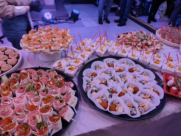 Ученици от ПГТ &bdquo;Александър Паскалев&ldquo; сътвориха арт кулинарно преживяване