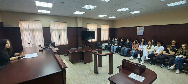 Младежи от Хасково бяха част от лекция за отговорността на държавата