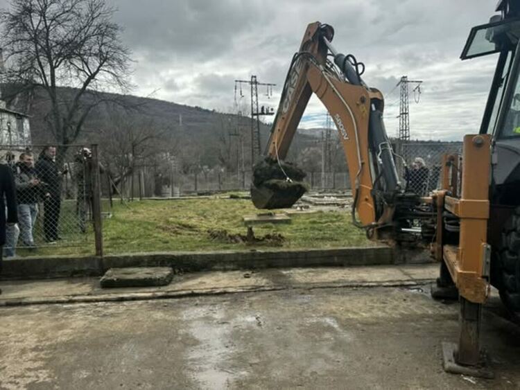 С официална церемония бе даден старт на строително-монтажните дейности по изграждането на нова тягова подстанция