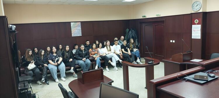 Младежи от Хасково бяха част от лекция за отговорността на държавата