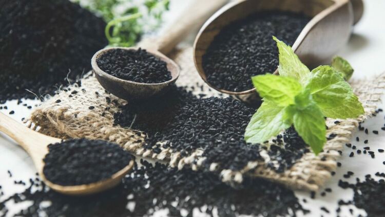Черен кимион: укрепва имунитета, понижава кръвното и подобрява храносмилането