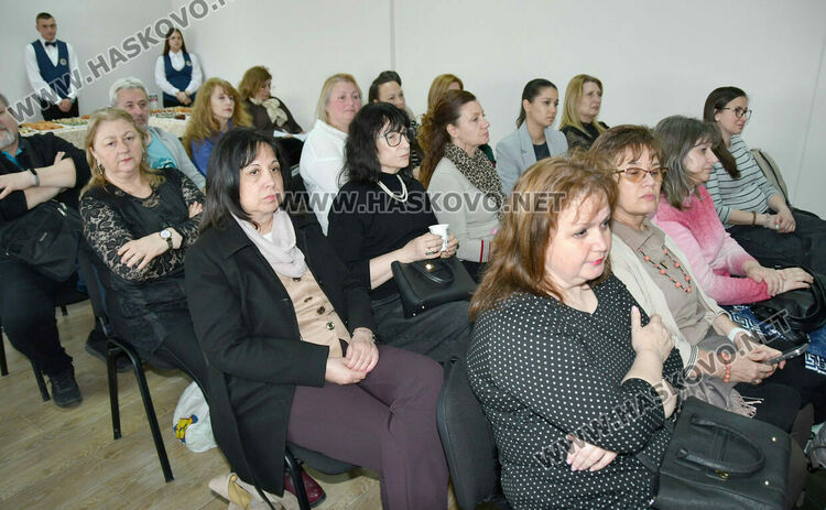 350 деца са обхванати от съвместната работа на институциите в борбата с преждевременното отпадане от училищата