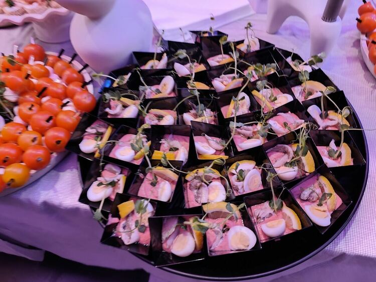 Ученици от ПГТ &bdquo;Александър Паскалев&ldquo; сътвориха арт кулинарно преживяване