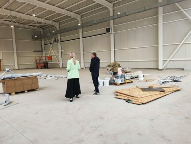 Изграждането на новия физкултурен салон в СУРИЧЕ &bdquo;Д-р Петър Берон&ldquo; напредва