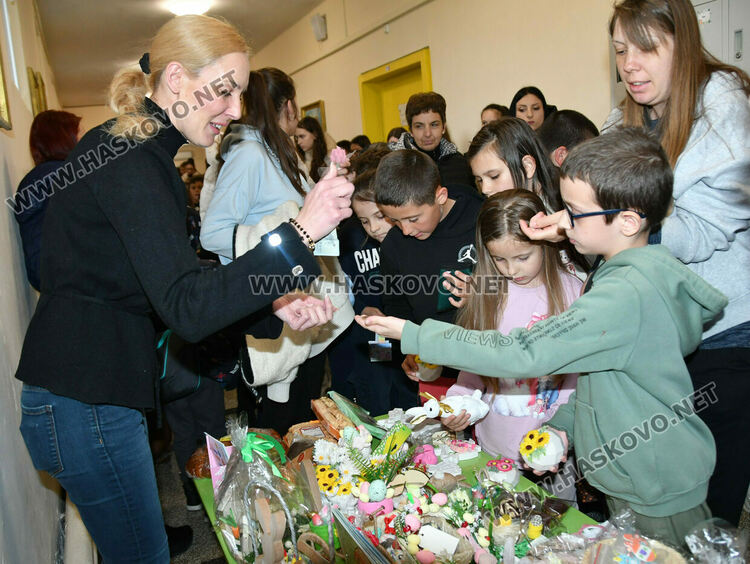 ОУ &bdquo;Любен Каравелов&ldquo; с базар в подкрепа на благотворителна кампания за деца
