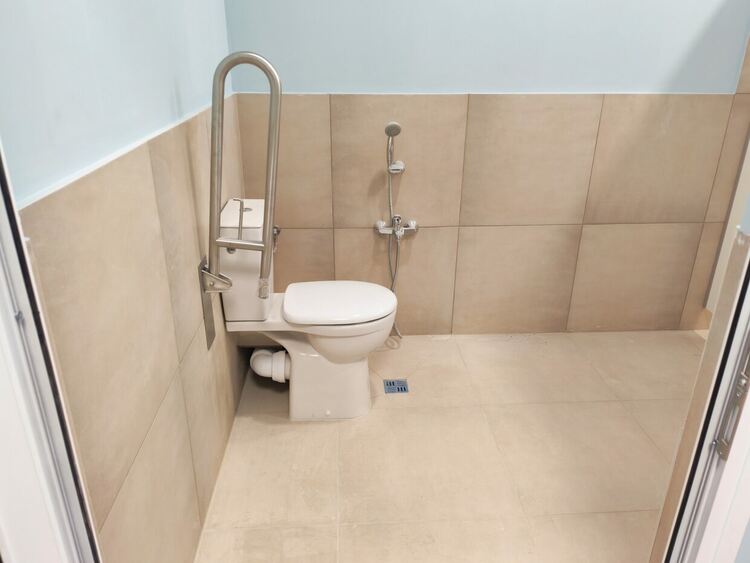 Изграждането на новия физкултурен салон в СУРИЧЕ &bdquo;Д-р Петър Берон&ldquo; напредва