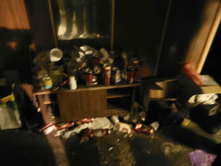 Издирват мъж с тежко пиянство, загасил пожар в апартамента си и изчезнал