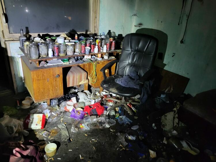 Издирват мъж с тежко пиянство, загасил пожар в апартамента си и изчезнал