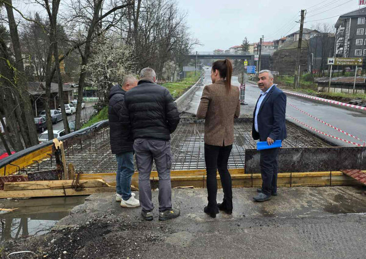 Гюрай Сюлейман инспектира ремонта на пътя Хасково-Кърджали