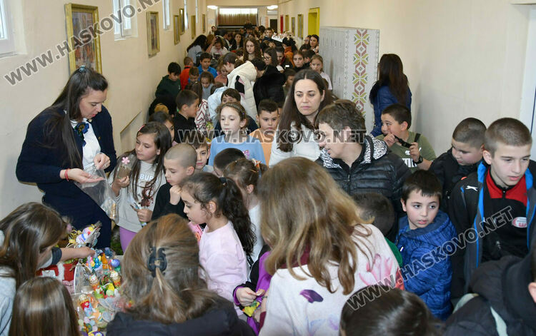 ОУ &bdquo;Любен Каравелов&ldquo; с базар в подкрепа на благотворителна кампания за деца