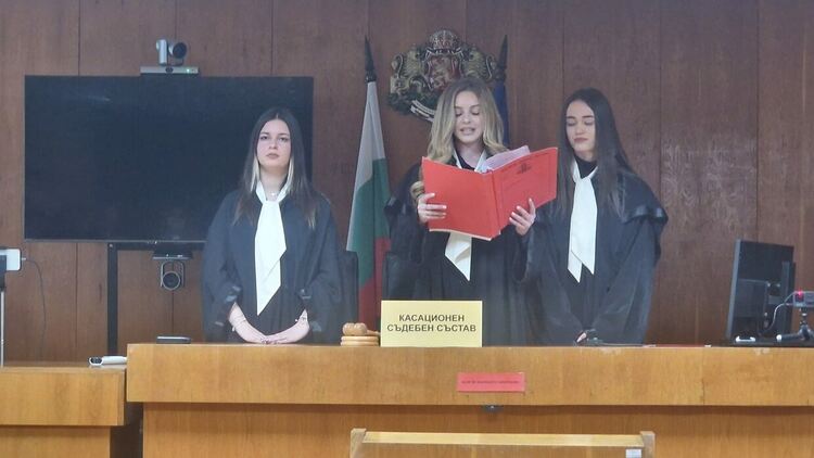 Ученици участваха в симулативен съдебен процес по казус на &bdquo;Пътна полиция&ldquo; в Смолян