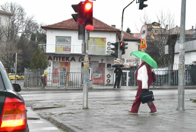 Жълт код за опасни валежи в Пловдив, Хасково и Източните Родопи