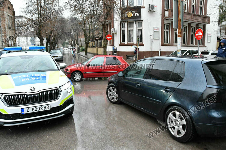 Жена пострада при катастрофа на кръстовище в Хасково