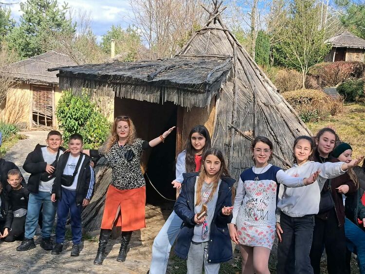 Петокласници от &bdquo;Славейков&ldquo; с образователна екскурзия