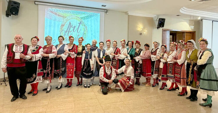 Танцов клуб &bdquo;7/8б Хасково&ldquo; с първо място в международен фестивал в Малта