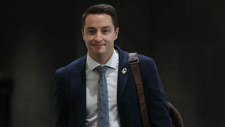 Явор Божанков съобщи за натиск и заплахи от китайското посолство