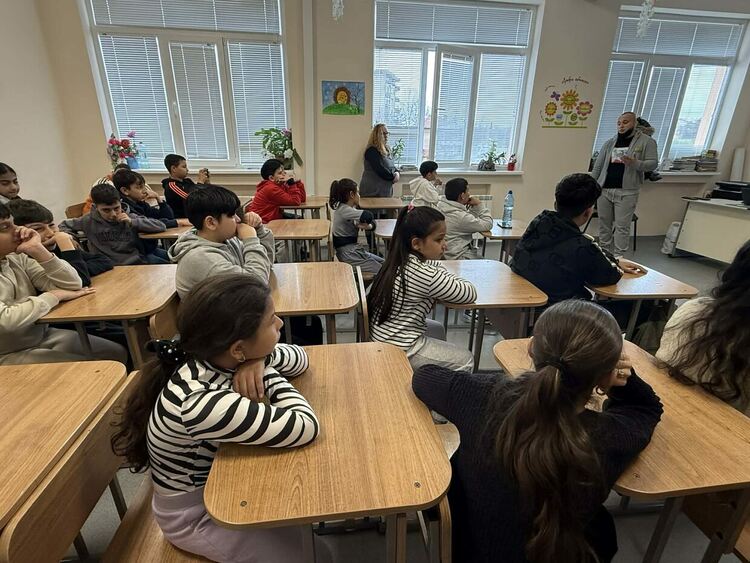 Световен вицешампион се включи в &bdquo;Походът на книгите&ldquo; в ОУ &bdquo;Никола Вапцаров&ldquo;&nbsp;&ndash; Хасково