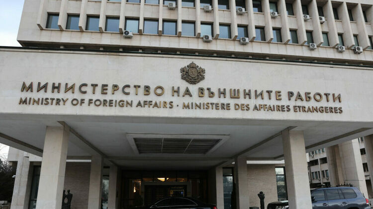 МВнР препоръчва на българските граждани в Кувейт да напуснат страната