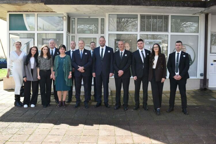 Румен Радев в Златоград: Обществото излиза от апатията и поема към нов път / ГАЛЕРИЯ/