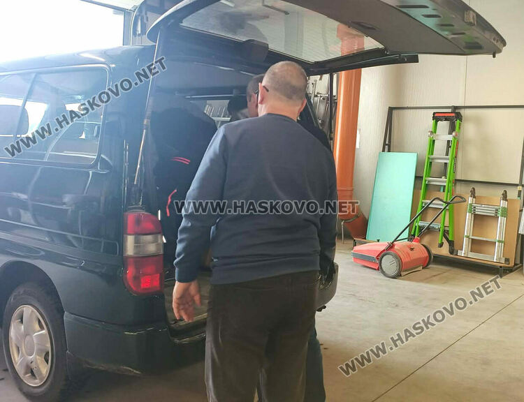 Разпределиха параваните за гласуване на общините в Хасковска област