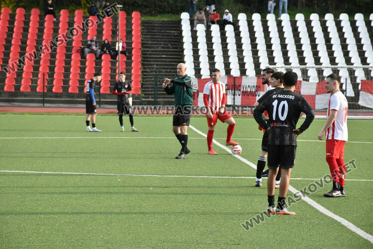 Това ли е футболната реалност в областните групи? Отбор записа победа с 15:0 