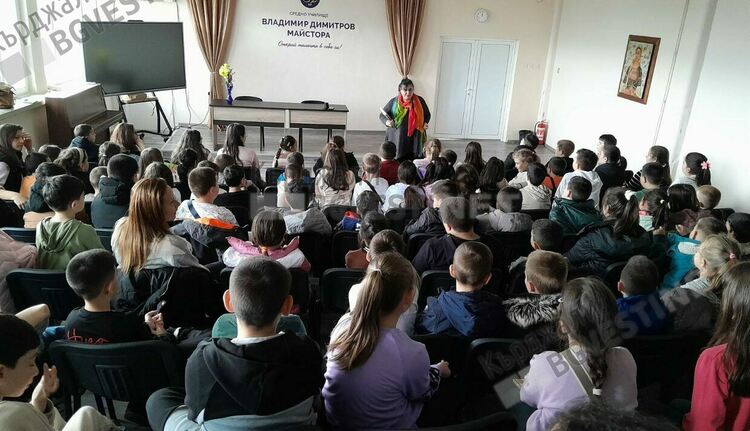 Леля Приказка дари вълшебно преживяване на ученици от &bdquo;Майстора&ldquo;
